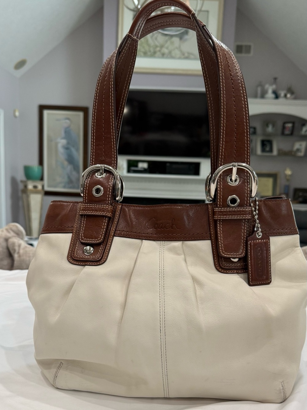 Coach Soho Ivory & Brown.Pleated Leather Shoulder Bag. Scuffs Look at PHOTOS - Picture 3 of 13